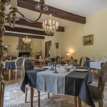 ベッド・アンド・ブレックファスト Chateau De Vidaussan Labroquère