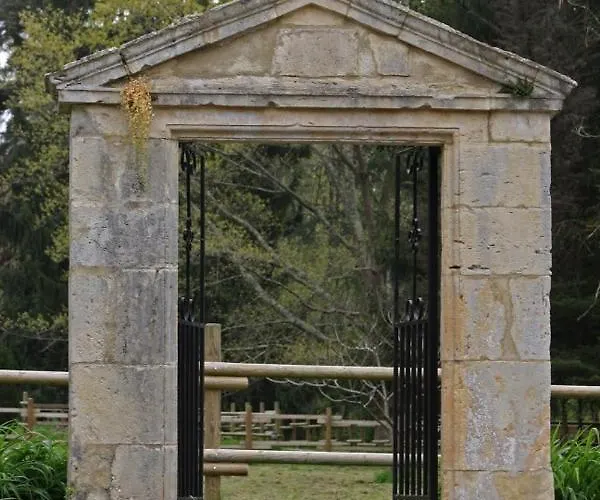 Chateau De Vidaussan 4*