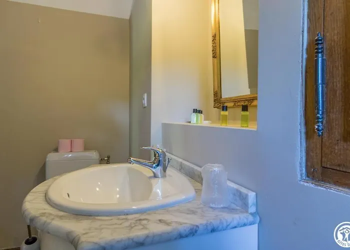 ベッド・アンド・ブレックファスト Chateau De Vidaussan Labroquère